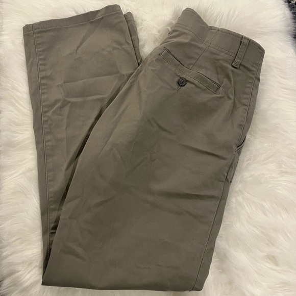 Lee Men’s Gray Slacks Dress Pants 32X30 Straight fit Extreme Comfort - Picture 2 of 4